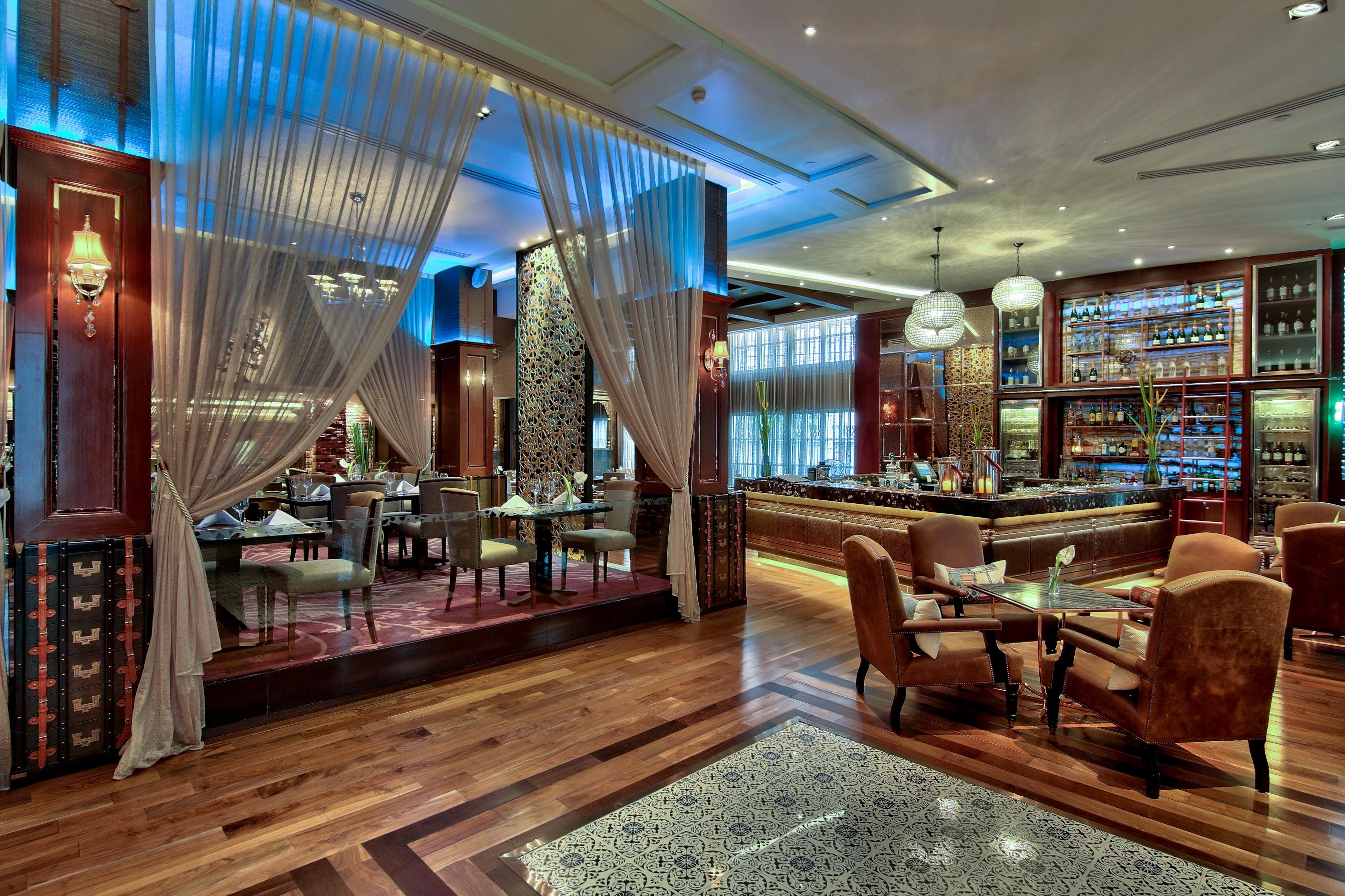 Radisson Suites Bangkok Sukhumvit Екстериор снимка