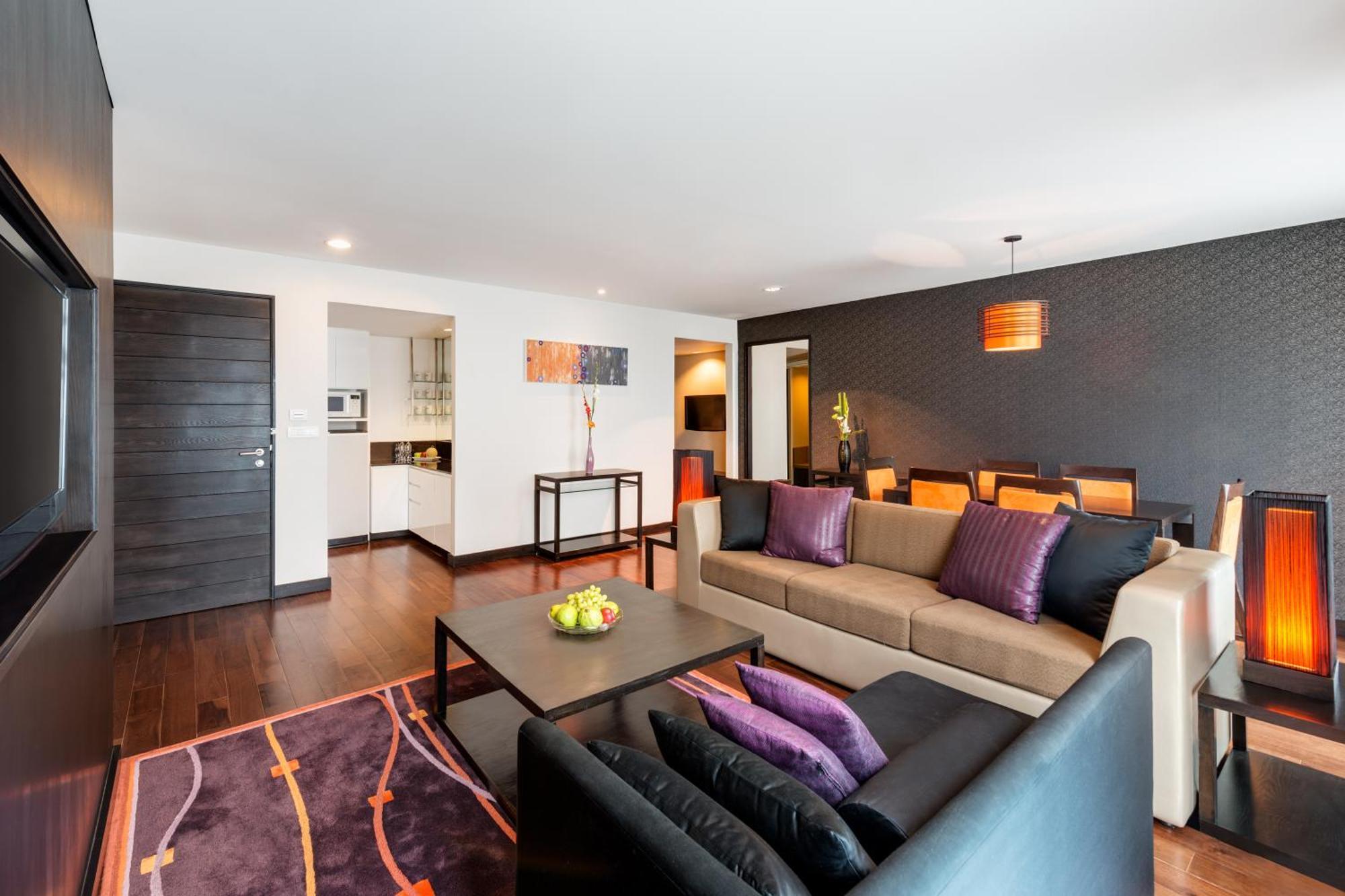 Radisson Suites Bangkok Sukhumvit Екстериор снимка