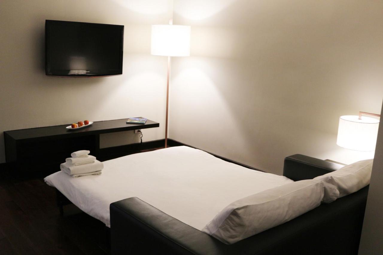 Radisson Suites Bangkok Sukhumvit Екстериор снимка