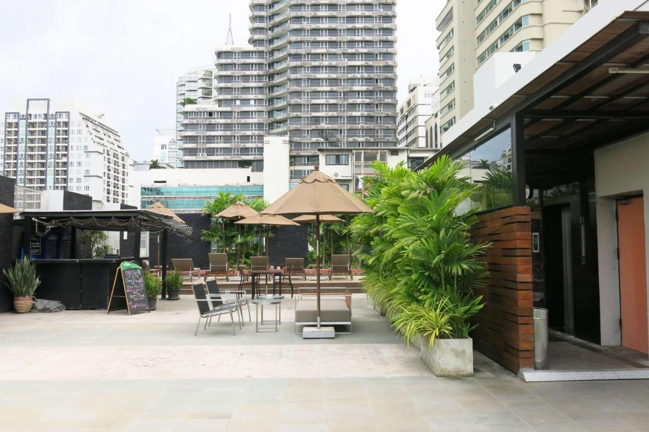 Radisson Suites Bangkok Sukhumvit Екстериор снимка